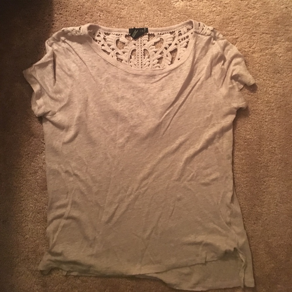 Patterned back tshirt - Picture 1 of 3