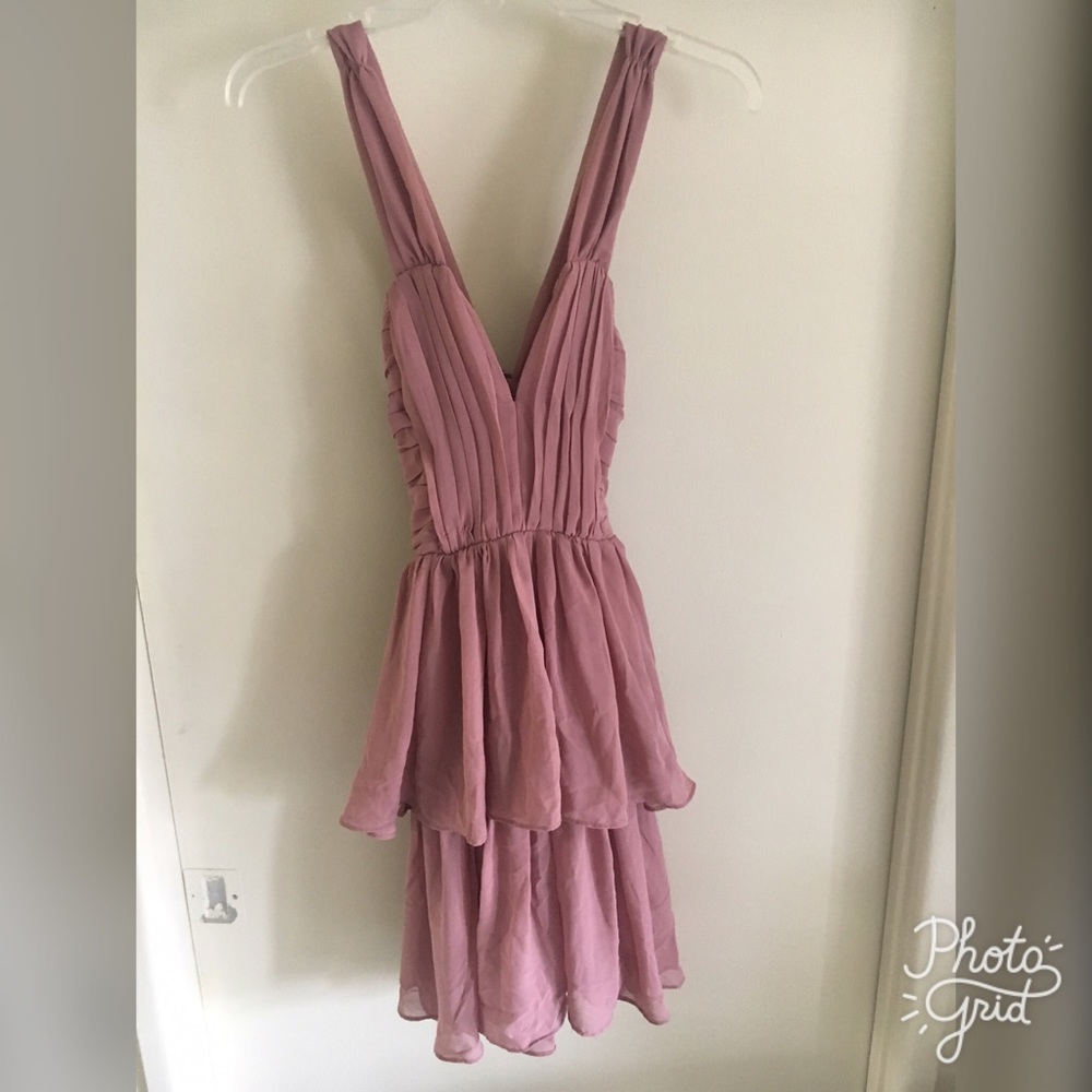 Beautiful H&M occasion dress only available in UK