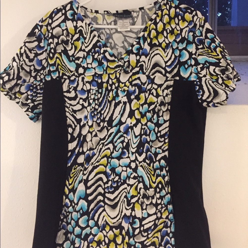Cherokee scrub top