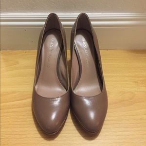 Franco Sarto "Darren" pump in beige - size 5.5