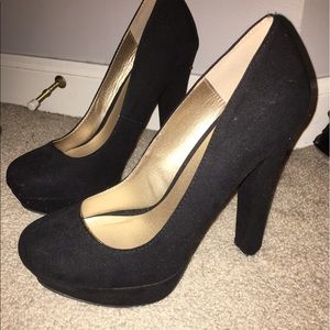 Shi by Journey Black Suede Heels. Size: 7 1/2