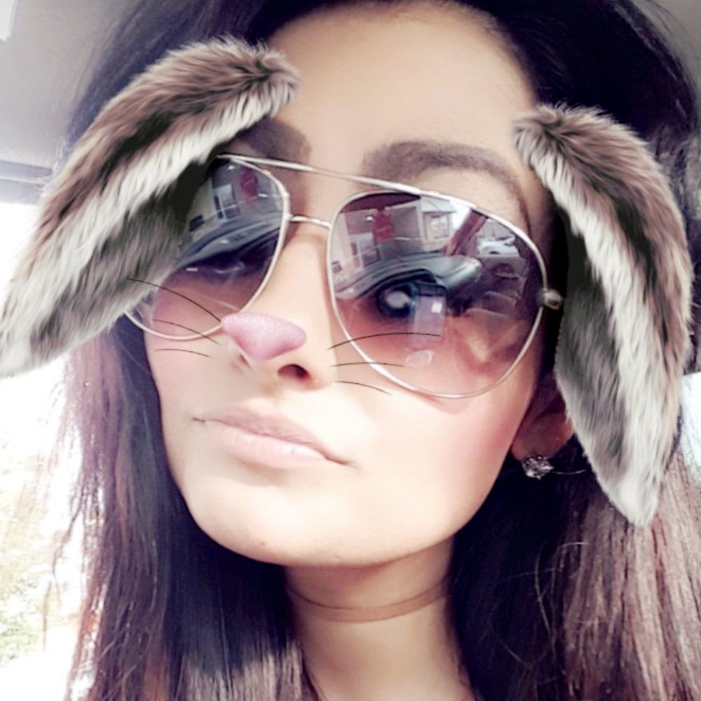 Meet your Posher, Roxanne