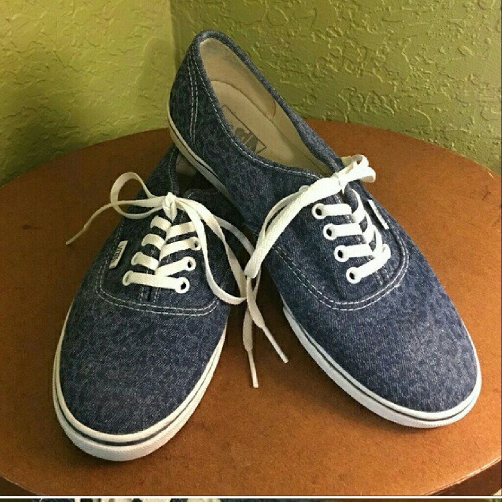 VANS Women size 10