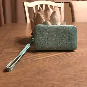 Small wristlet clutch