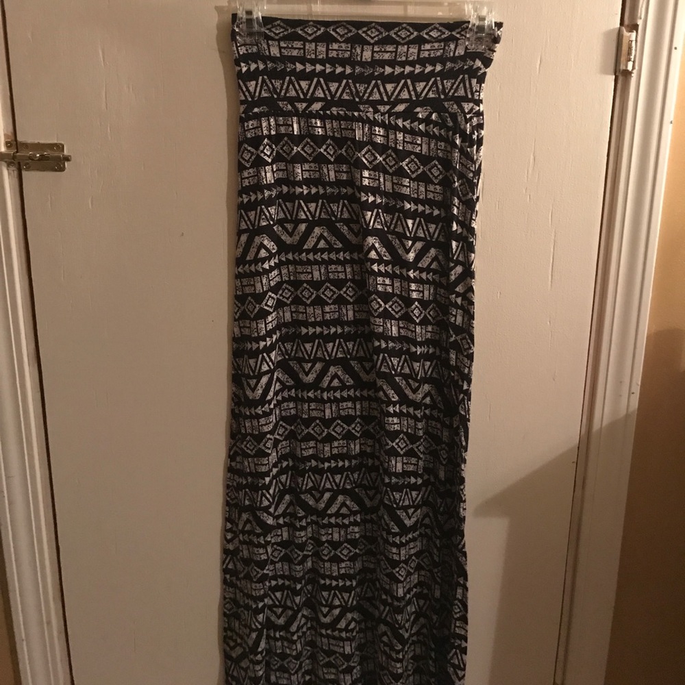 Floor length maxi skirt! Never worn! CLEAN!