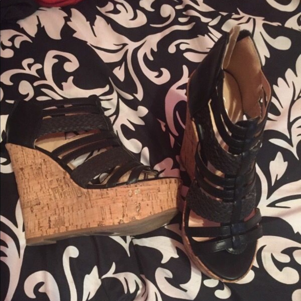 New black wedges