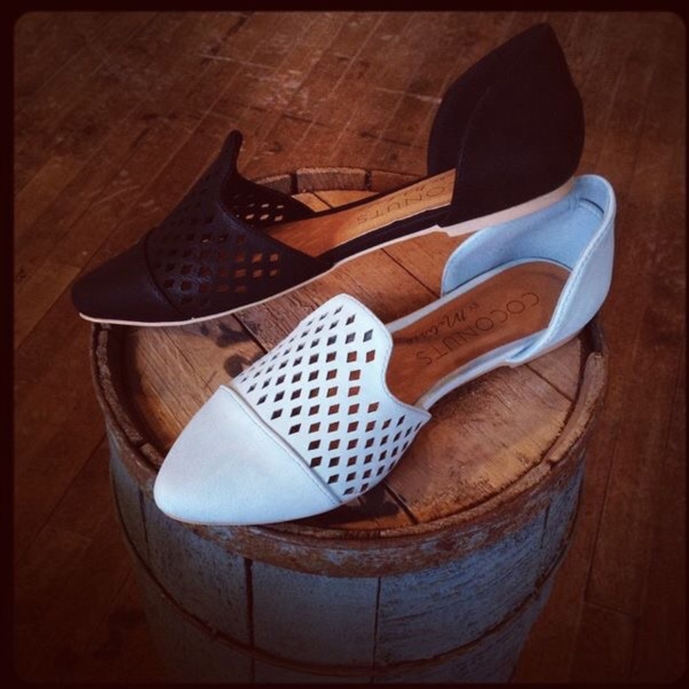 NIB Turquoise Ski Laser Cut Ballet Classic Flats - Picture 3 of 6