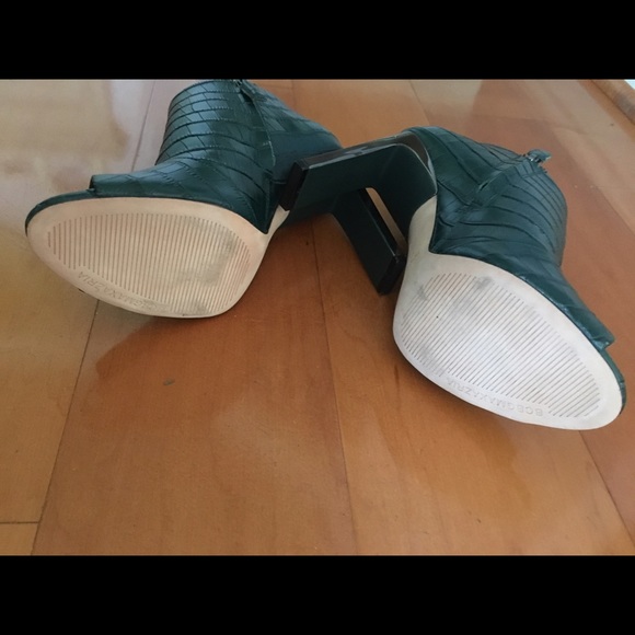 BCBG MaxAzria - Picture 8 of 8