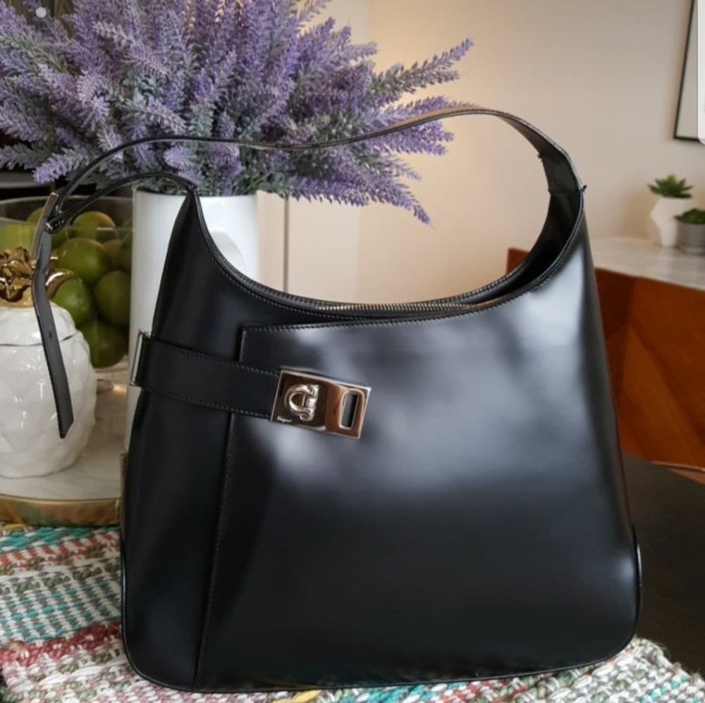 💯SOLD💯Salvatore Ferragamo hobo bag