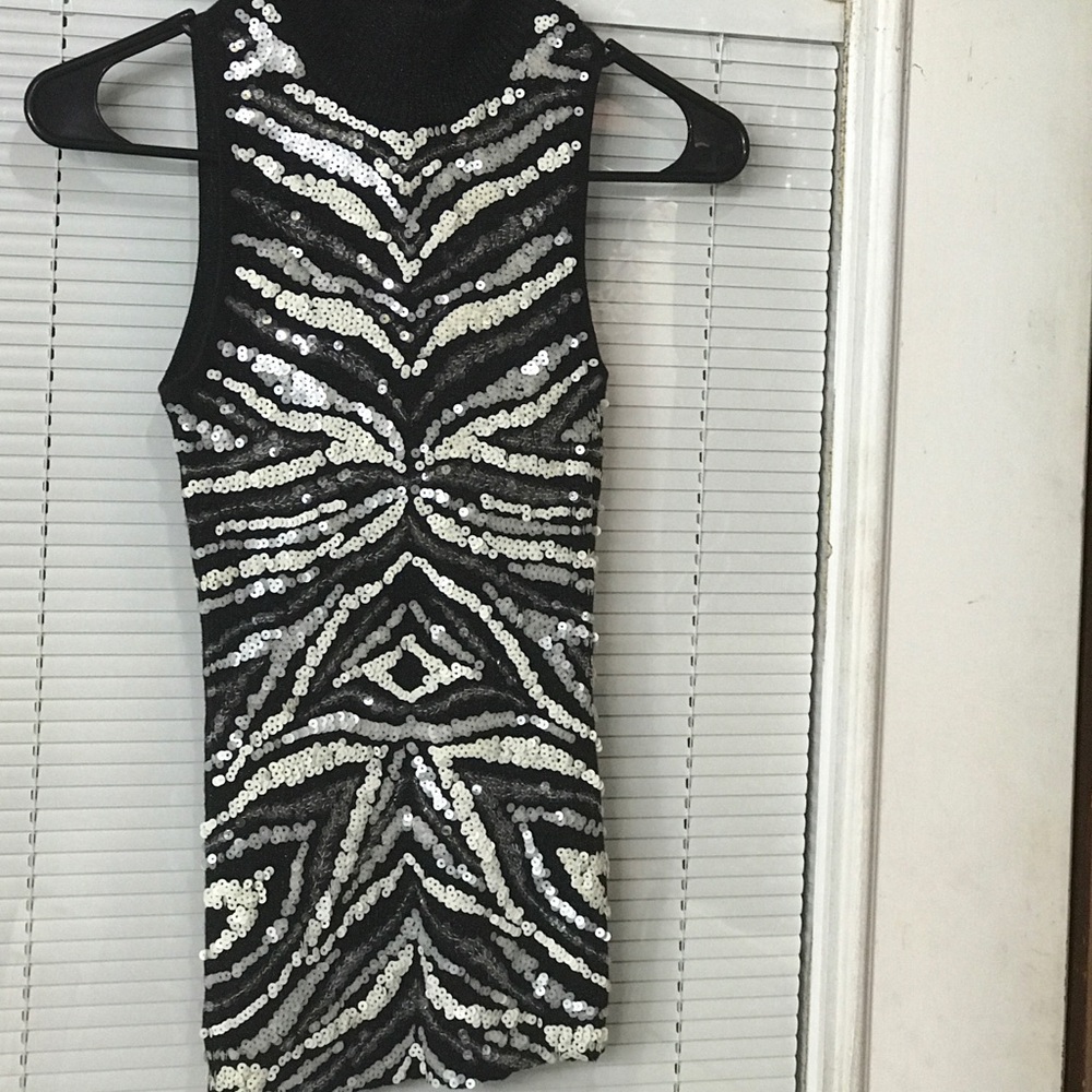 "Cache" So sexy gorgeous black white silver