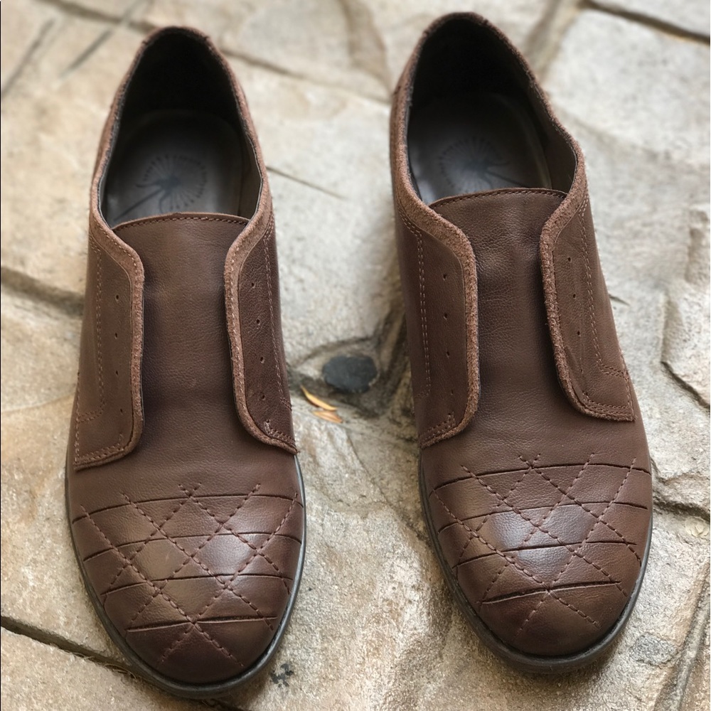 Texas Brown Leather Distressed Laceless Oxfords - Picture 5 of 8