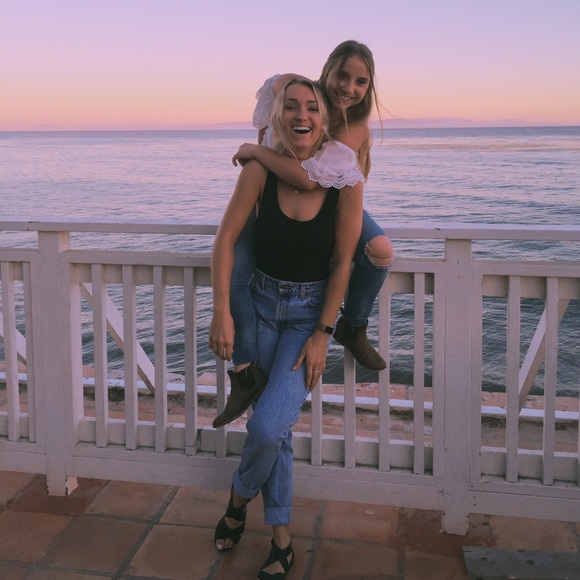 Meet your Posher, Kasey - Picture 3 of 7