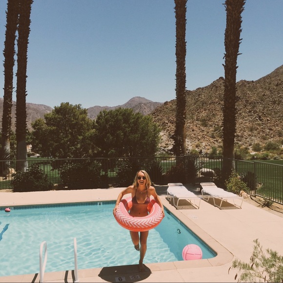 Meet your Posher, Kasey - Picture 5 of 7