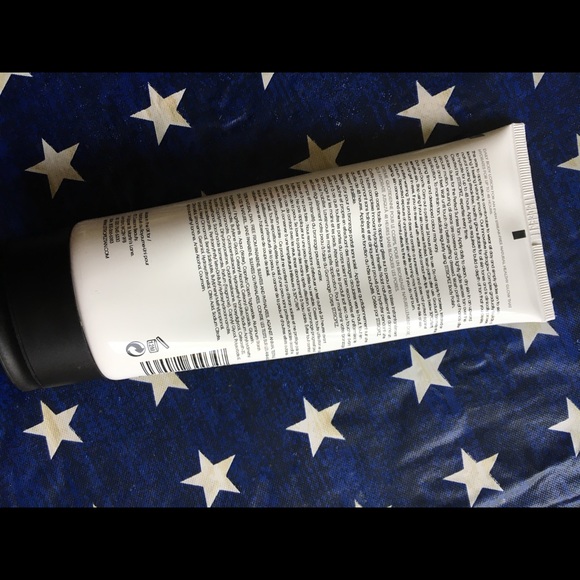 st. tropez gradual self tanner - Picture 2 of 3