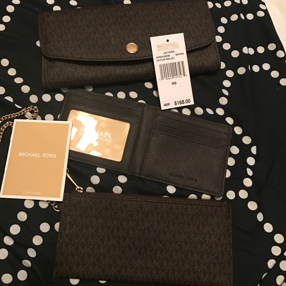 SALE SALE!!!      Michael Kors 3 in 1 wallet