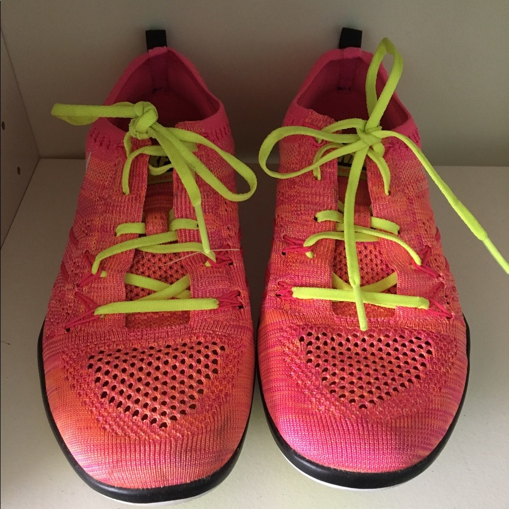 Nike Free TR Focus Flyknits - Picture 2 of 2