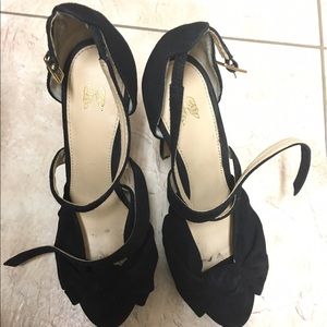 Black pumps 👠👠👠