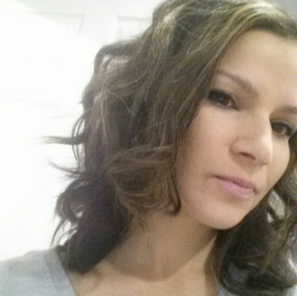 Meet your Posher, Lisa - Picture 4 of 4