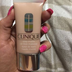 Clinique stay matte foundation