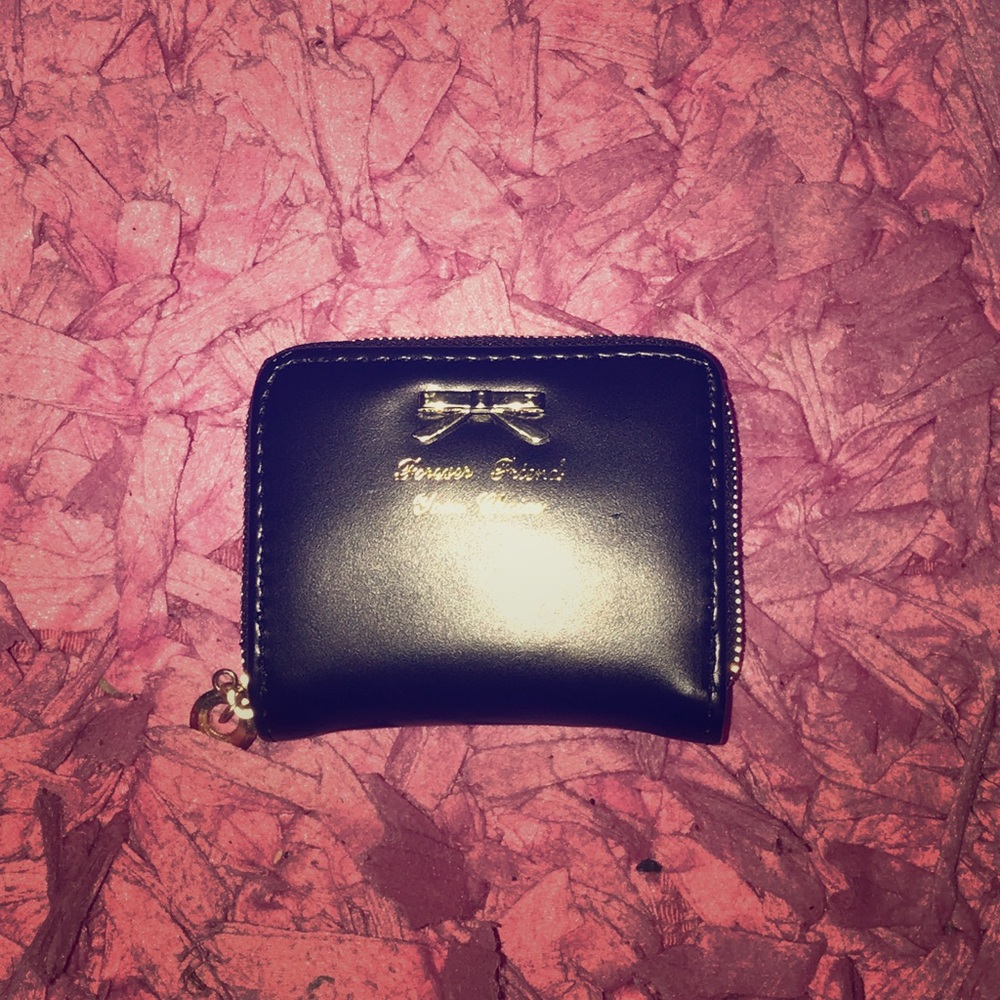 I'm selling a money purse