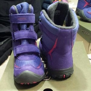 Keen boots. Never worn out. Kids ripped off tags