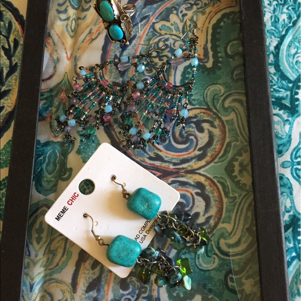 2 pair of earrings and 1 ring