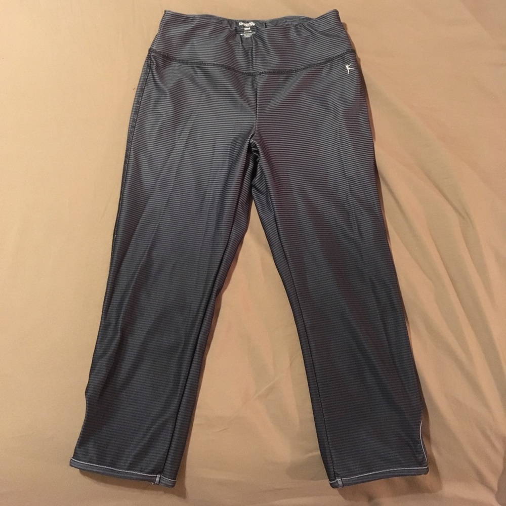 Danskin Now Fitted Athletic Capris