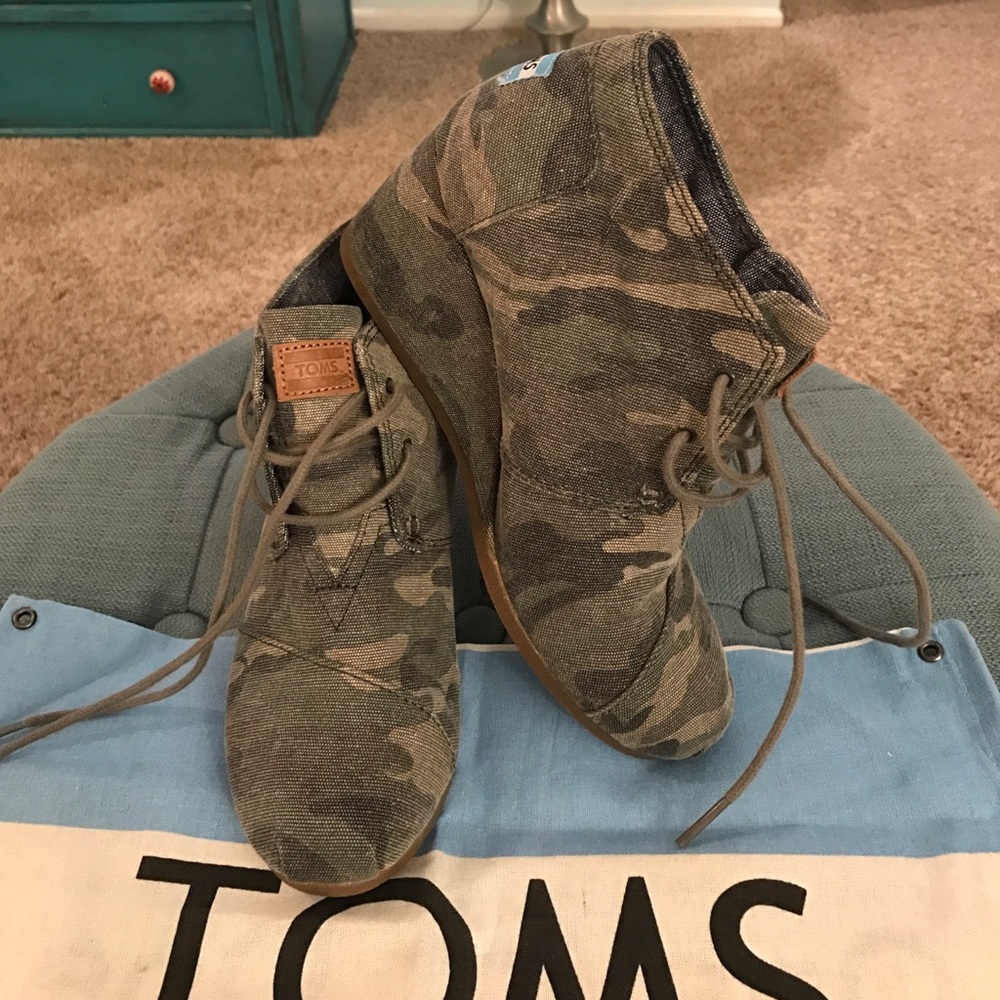 TOMS wedge bootie