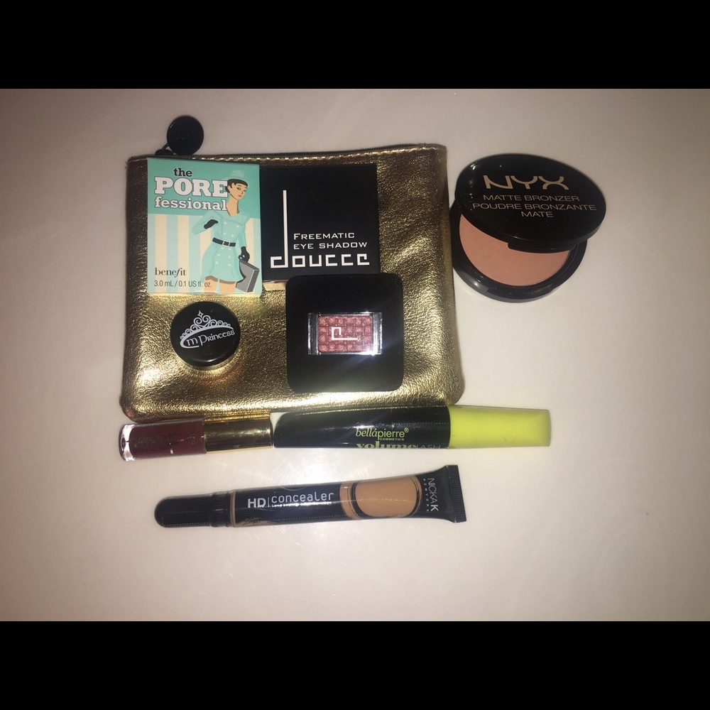Bundle of make up!