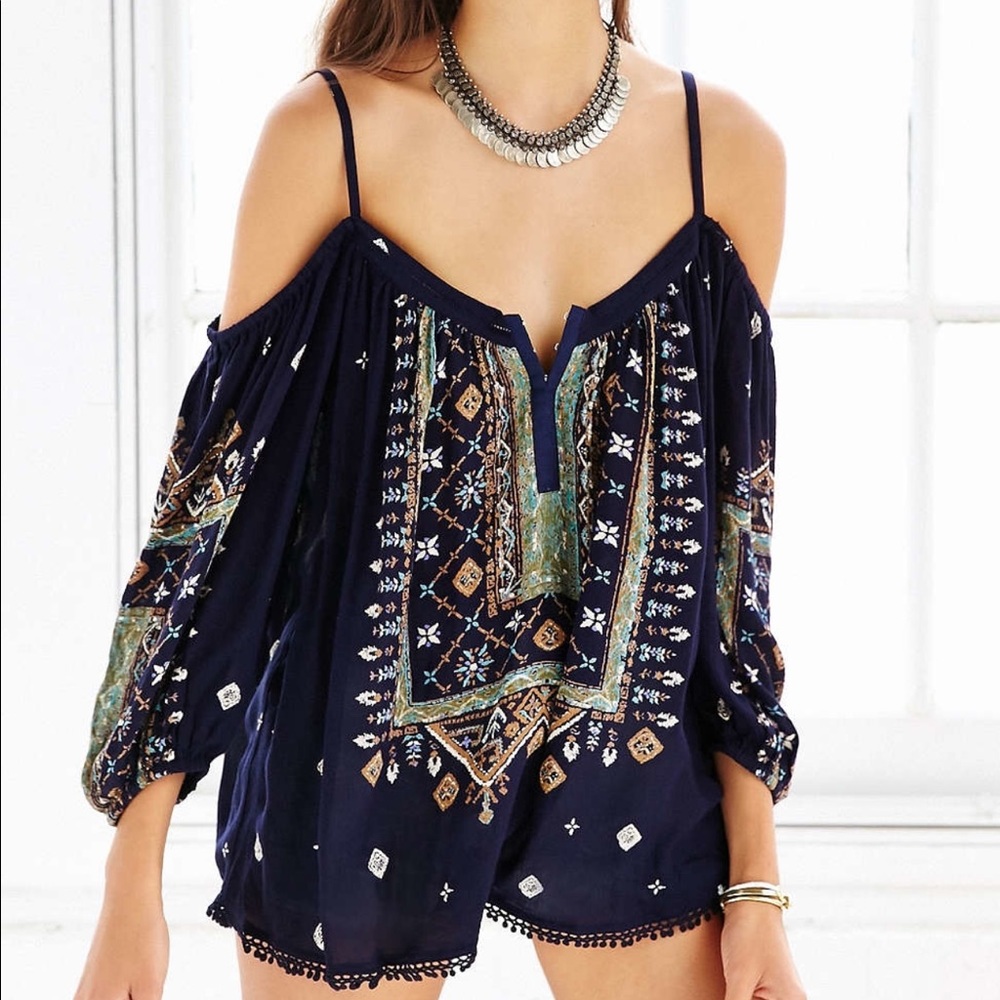 URBAN OUTFITTERS ecote off shoulder peasant blouse