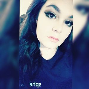 Meet your Posher, Nikki