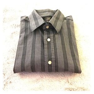 Long sleeve collared shirt