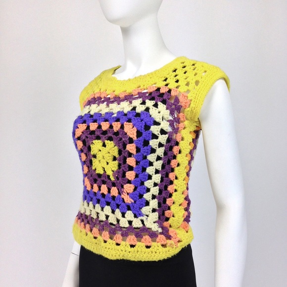 [SOLD]VINTAGE 70s CROCHET TOP Granny Square SWEATE - Picture 2 of 3