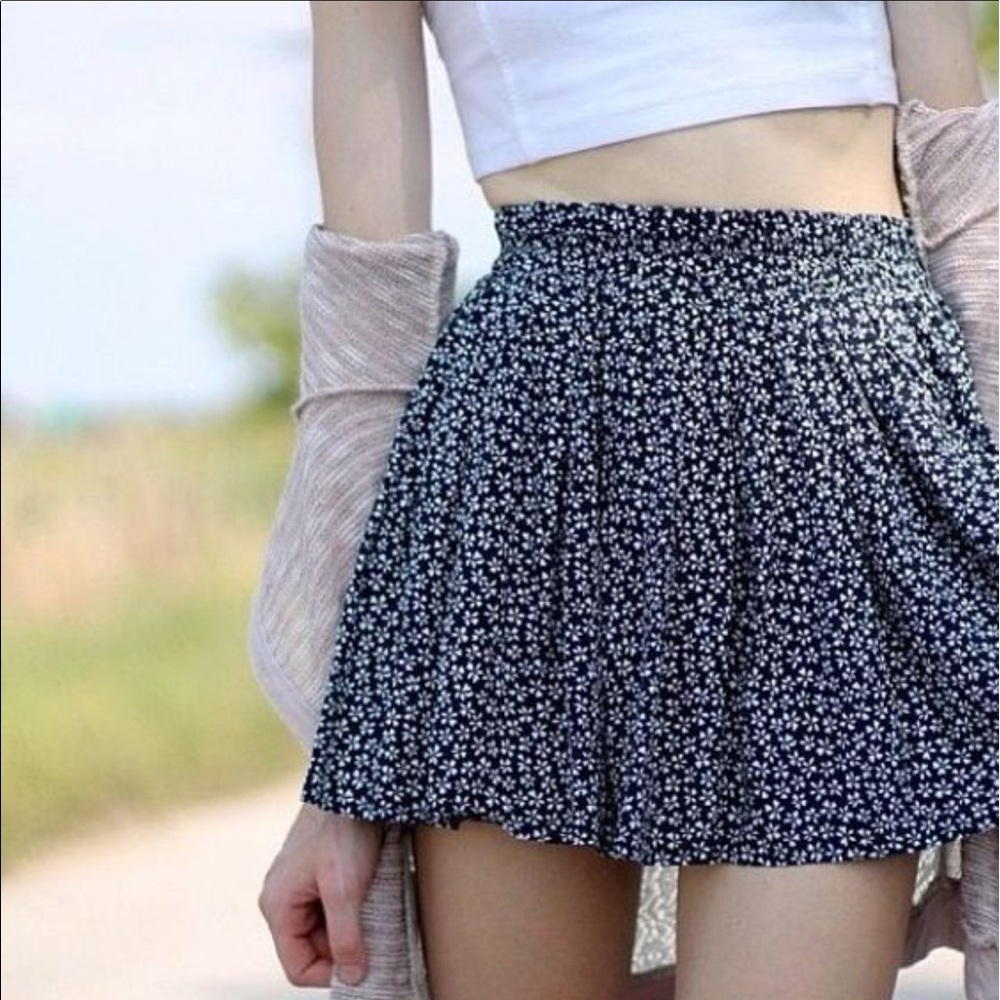 BRANDY MELVILLE skater skirt