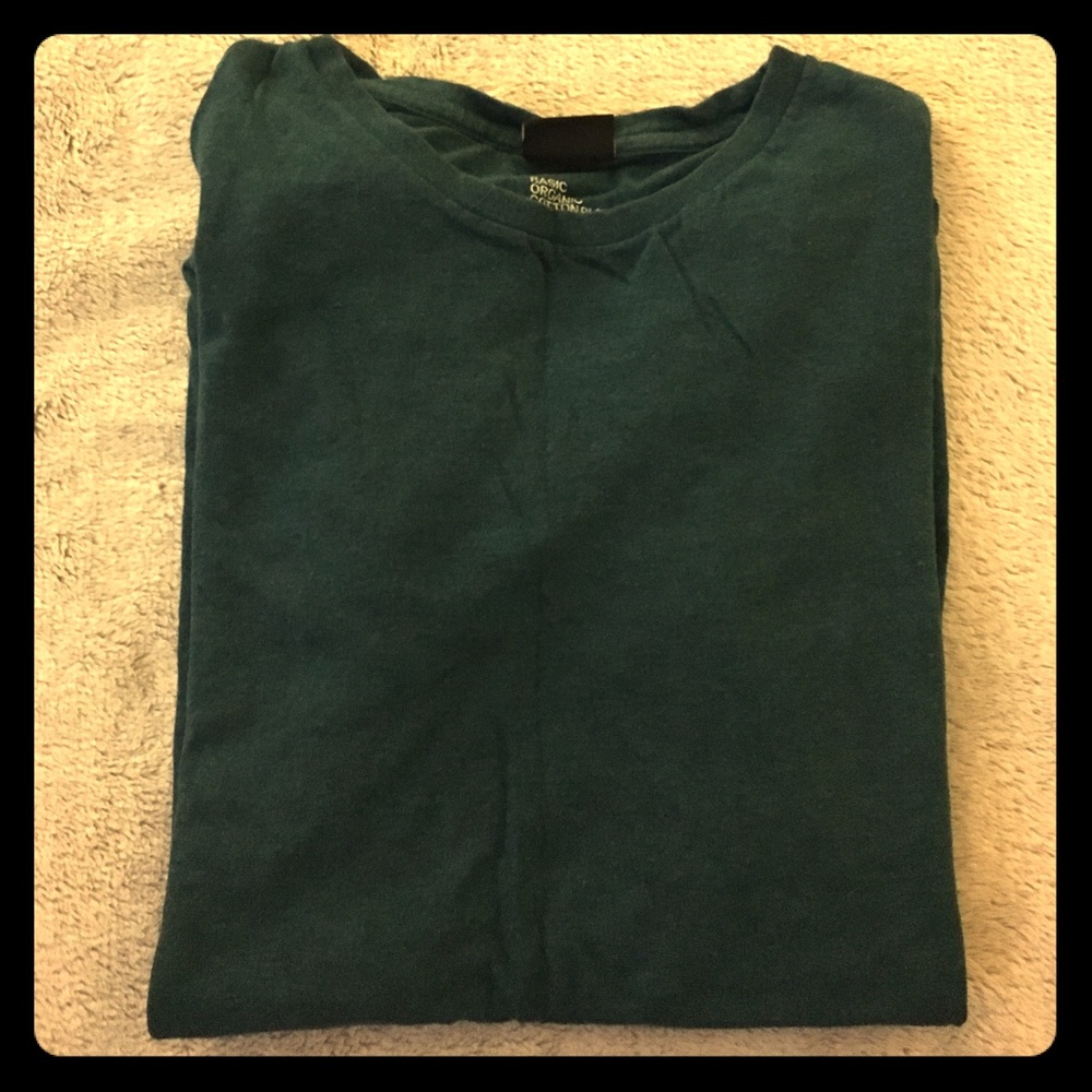 Blue crew neck t-shirt