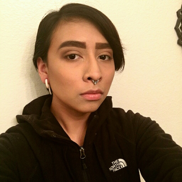 Meet your Posher, Xio - Picture 4 of 4