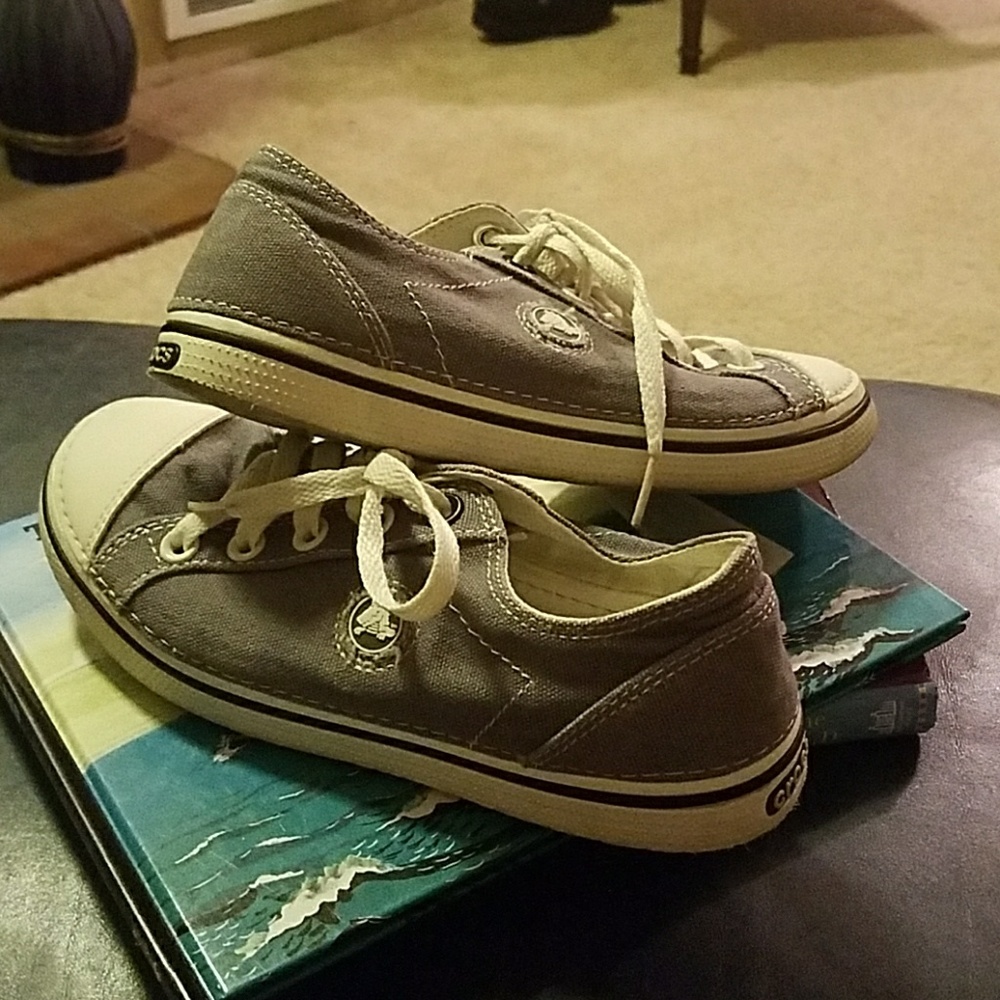 Crocs size 6