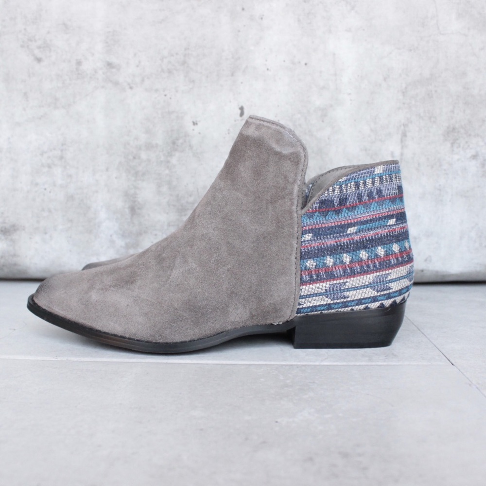 NIB Aztec Grey Distressed Burnished Toe Booties - Picture 1 of 8