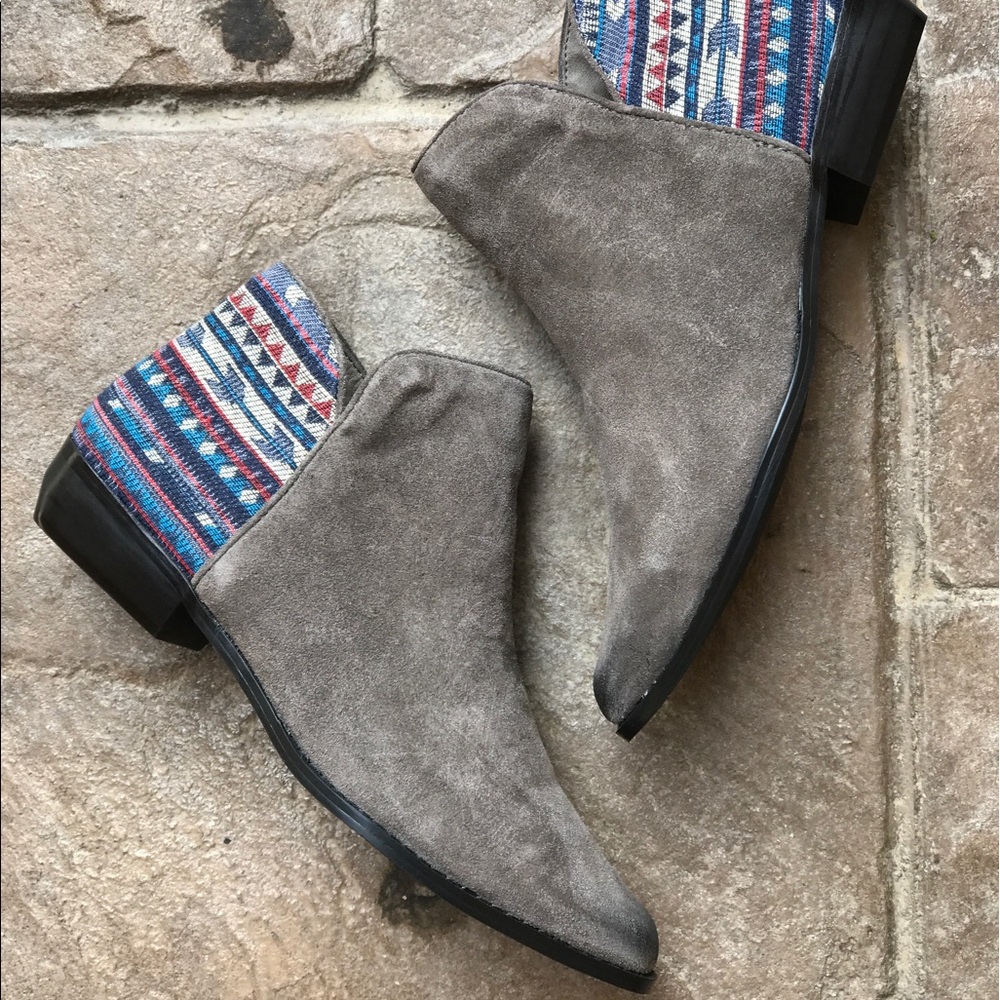 NIB Aztec Grey Distressed Burnished Toe Booties - Picture 7 of 8