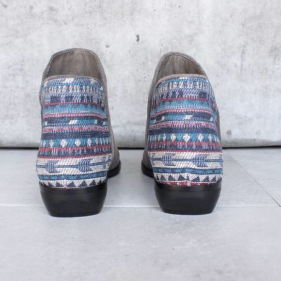 NIB Aztec Grey Distressed Burnished Toe Booties - Picture 2 of 8