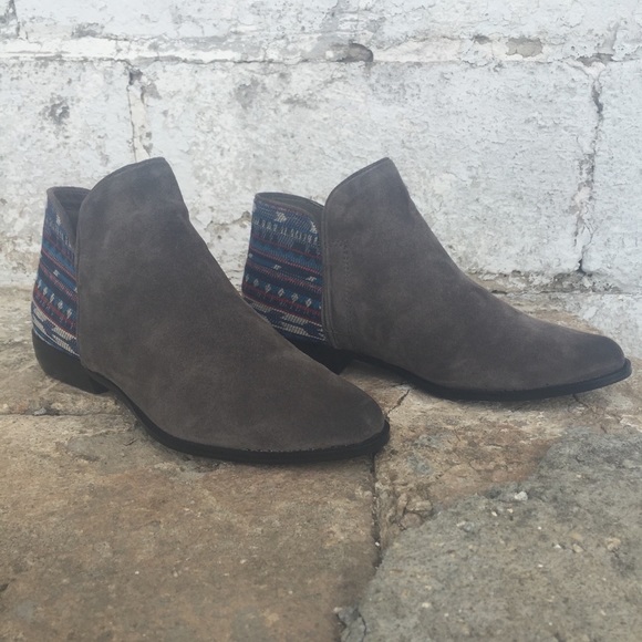 NIB Aztec Grey Distressed Burnished Toe Booties - Picture 4 of 8