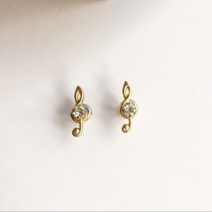 🆓 Gold Treble Clef Stud Earrings