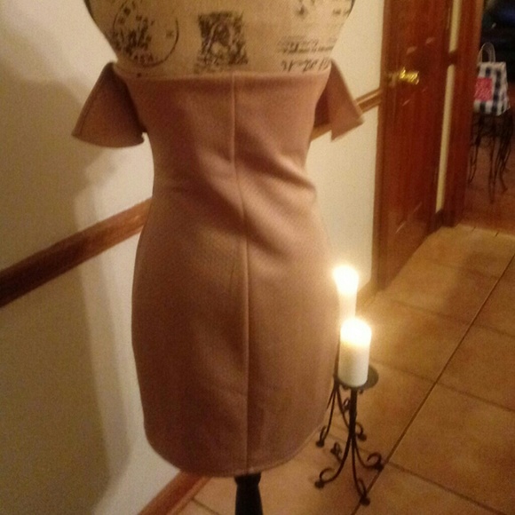 Dress - Picture 6 of 6