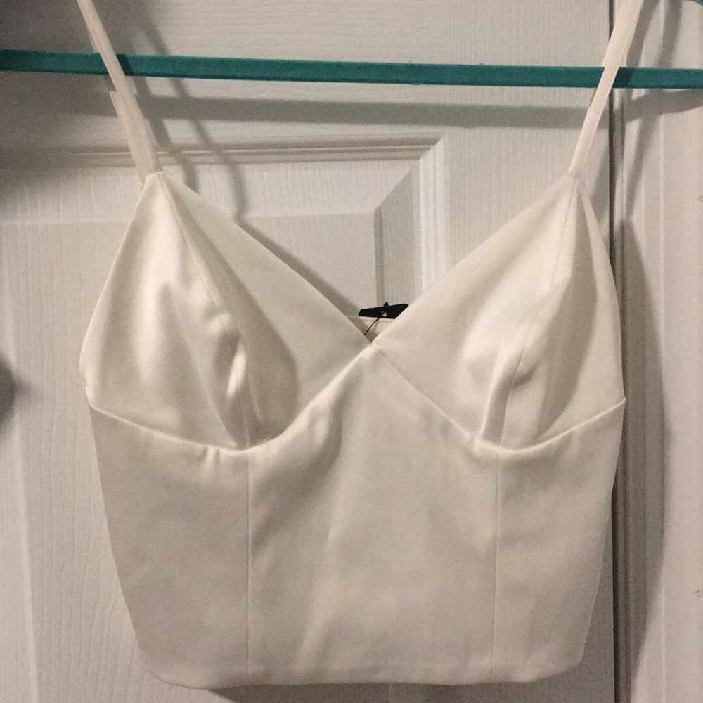 NWT!! White express crop top!