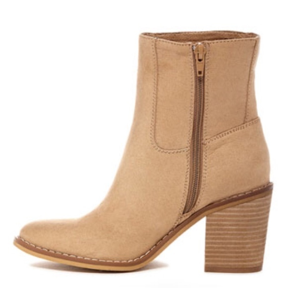 NIB Mid Shaft Block Heel Ankle Boots - Picture 4 of 5