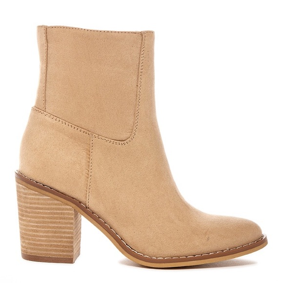 NIB Mid Shaft Block Heel Ankle Boots - Picture 5 of 5