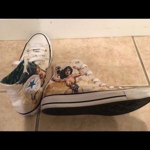 Wonder Woman superstar shoes👀