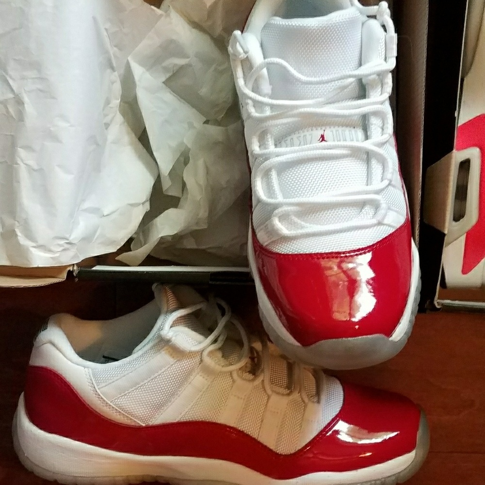 Jordan 11s 7Y