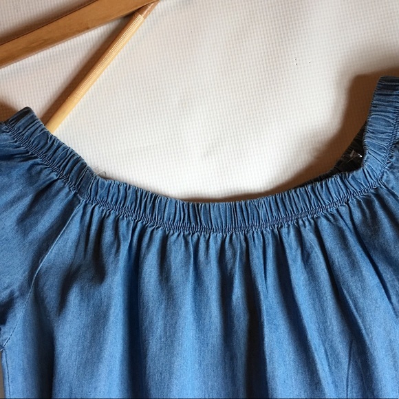 LAST ONE!! DENIM OFF THE SHOULDER TOP - Picture 4 of 4