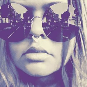 Meet your Posher, Elizabeth